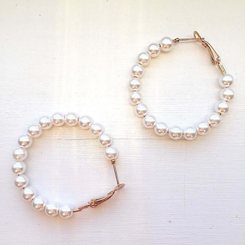 🔴𝟭𝟬/$𝟮𝟱🔴NEW Large Pearl Hoop Earrings - Picture 3 of 7